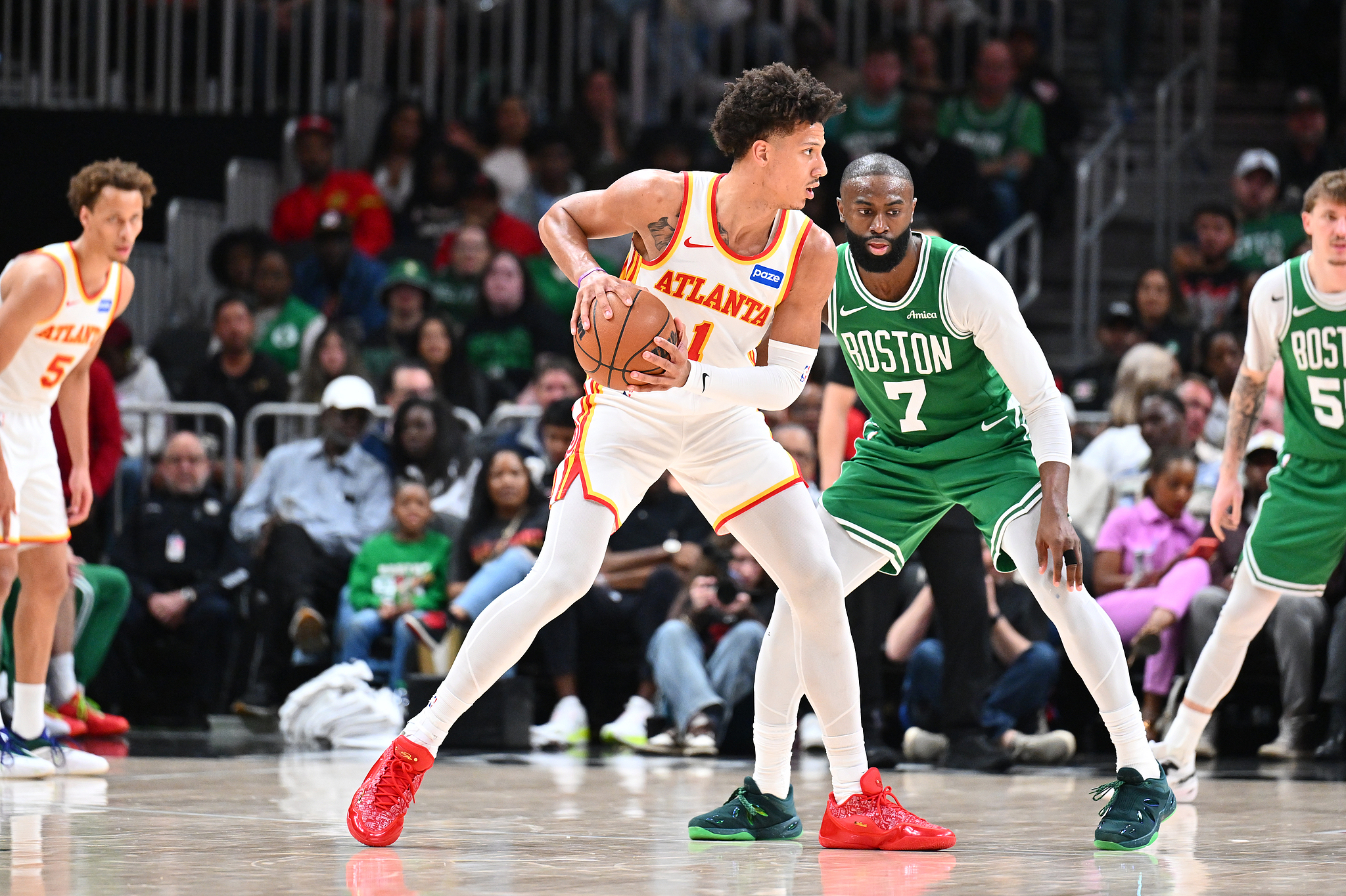 开云体育APP-约翰逊20+12布朗复出29+10+9 老鹰主场击退凯尔特人